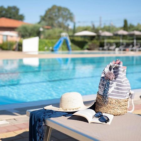 Villaggio Il Girasole Фоллоника Экстерьер фото