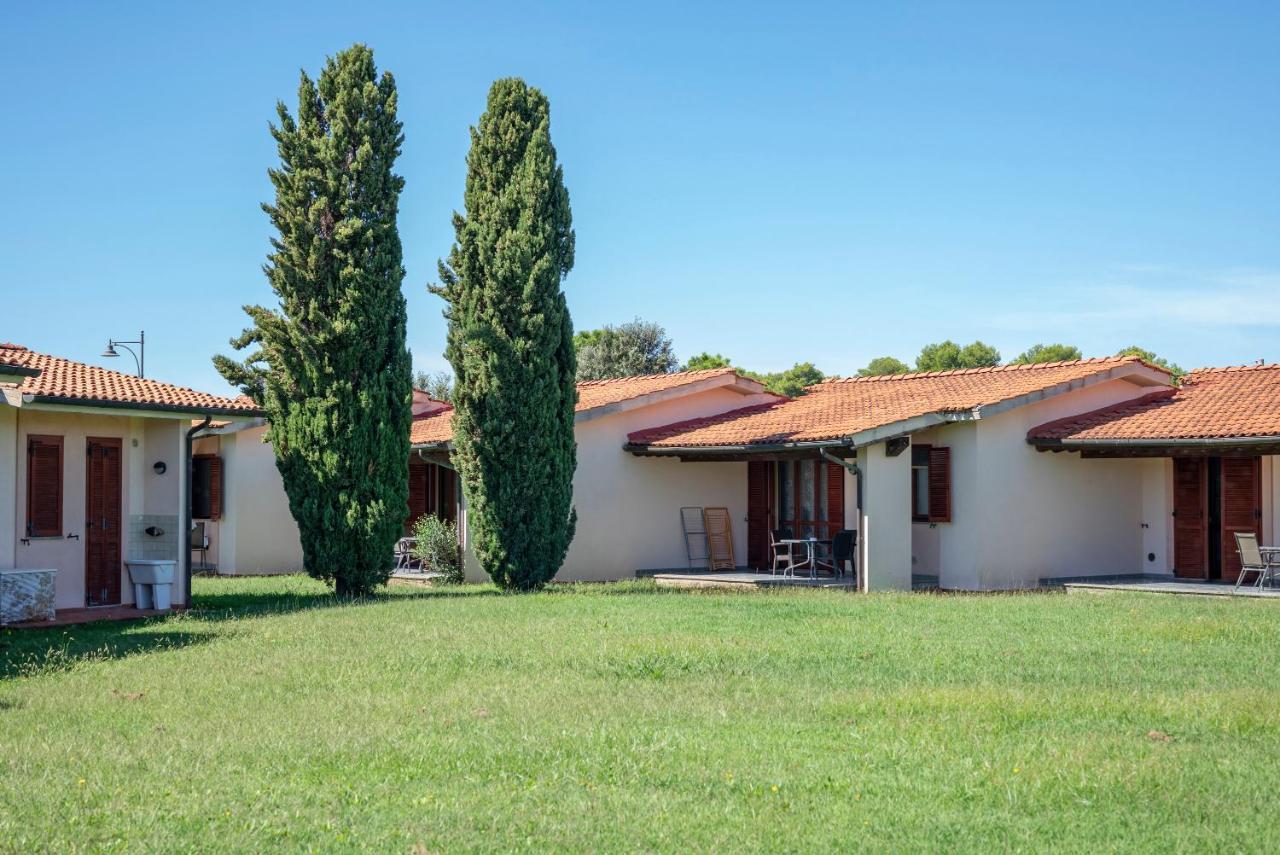 Villaggio Il Girasole Фоллоника Экстерьер фото