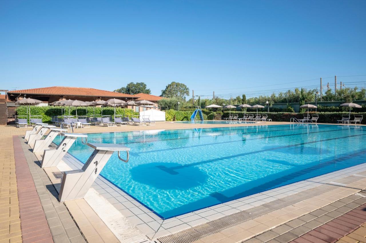 Villaggio Il Girasole Фоллоника Экстерьер фото