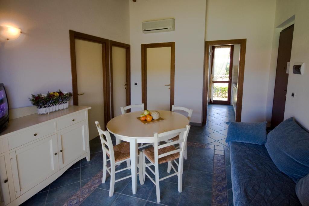 Villaggio Il Girasole Фоллоника Экстерьер фото