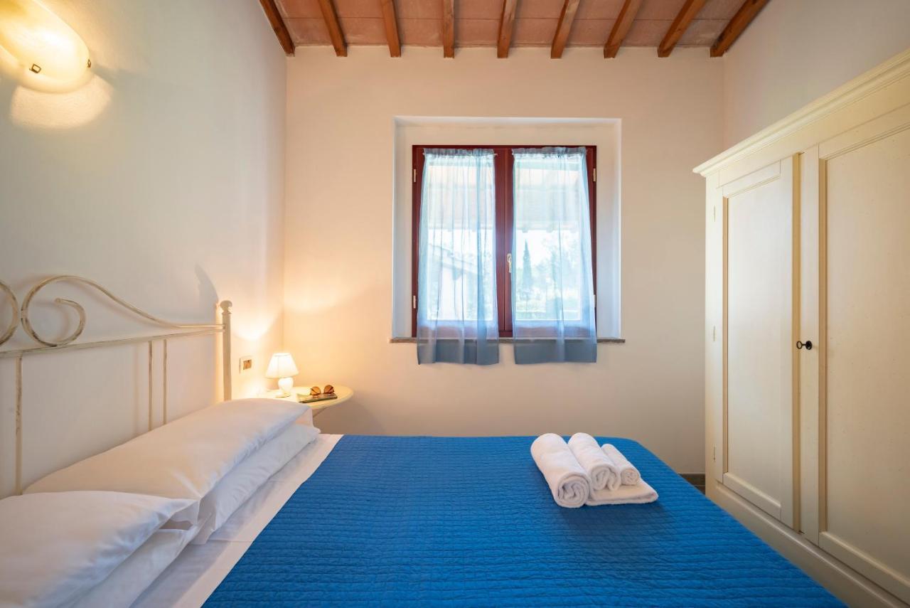 Villaggio Il Girasole Фоллоника Экстерьер фото