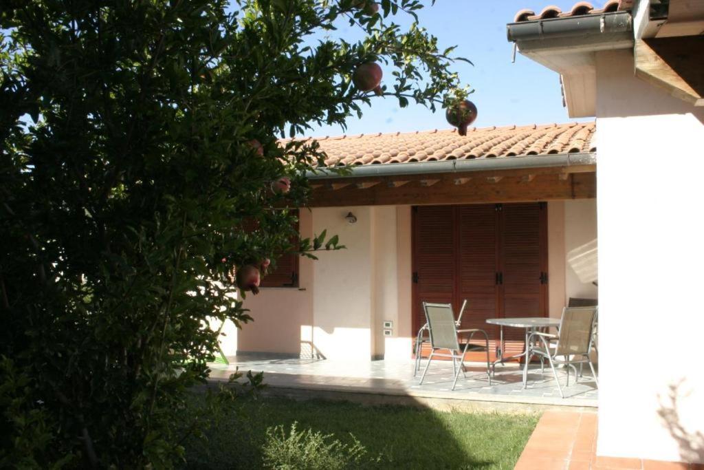 Villaggio Il Girasole Фоллоника Экстерьер фото