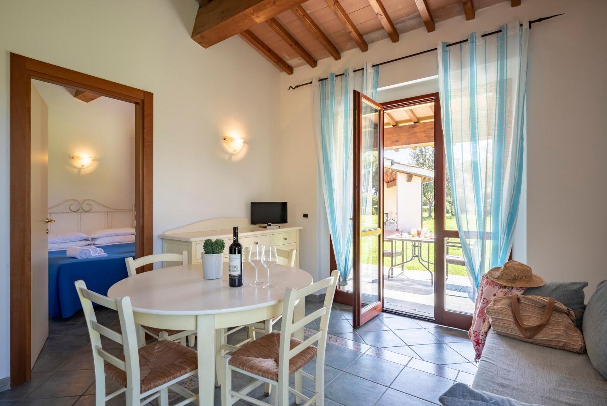 Villaggio Il Girasole Фоллоника Экстерьер фото