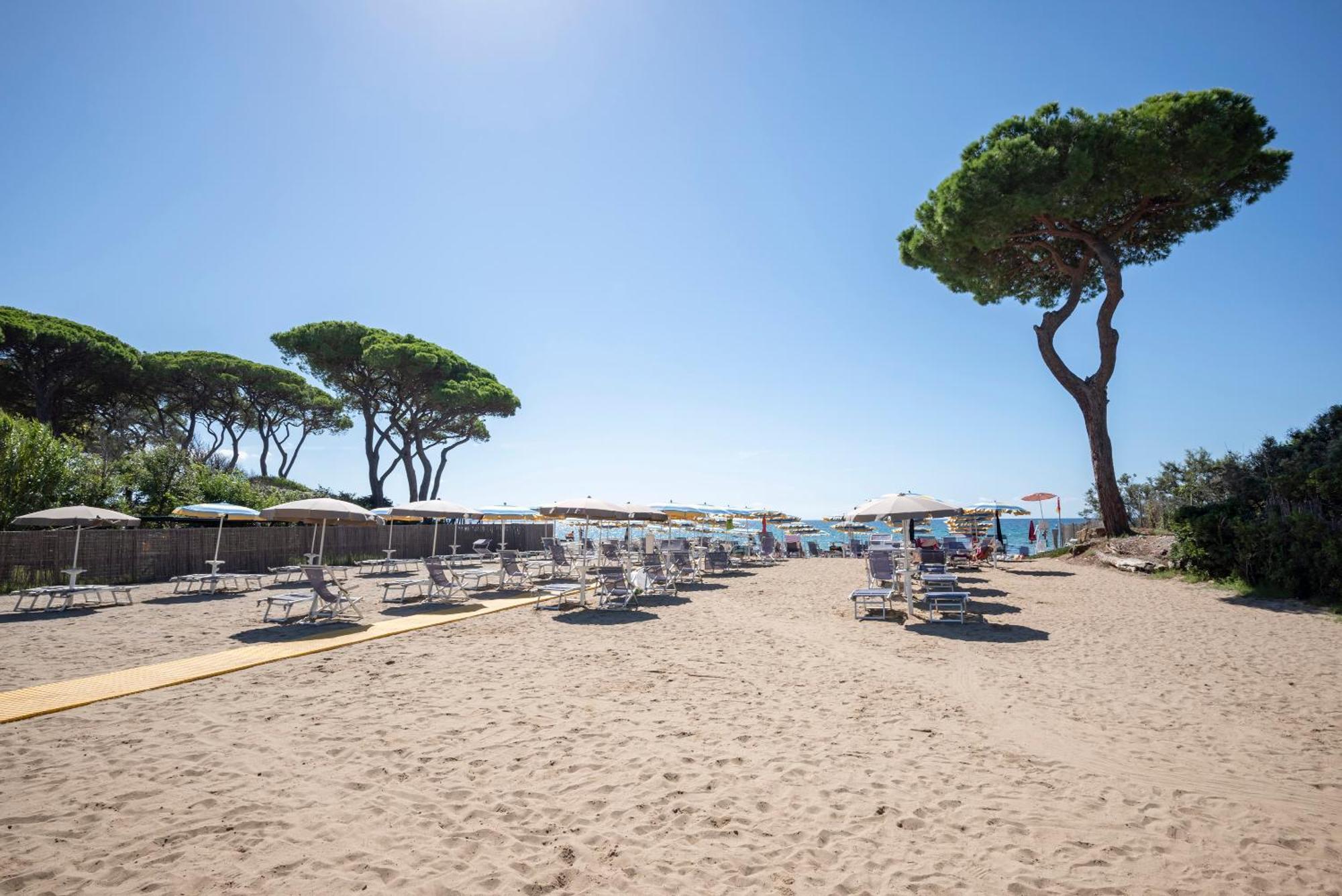 Villaggio Il Girasole Фоллоника Экстерьер фото