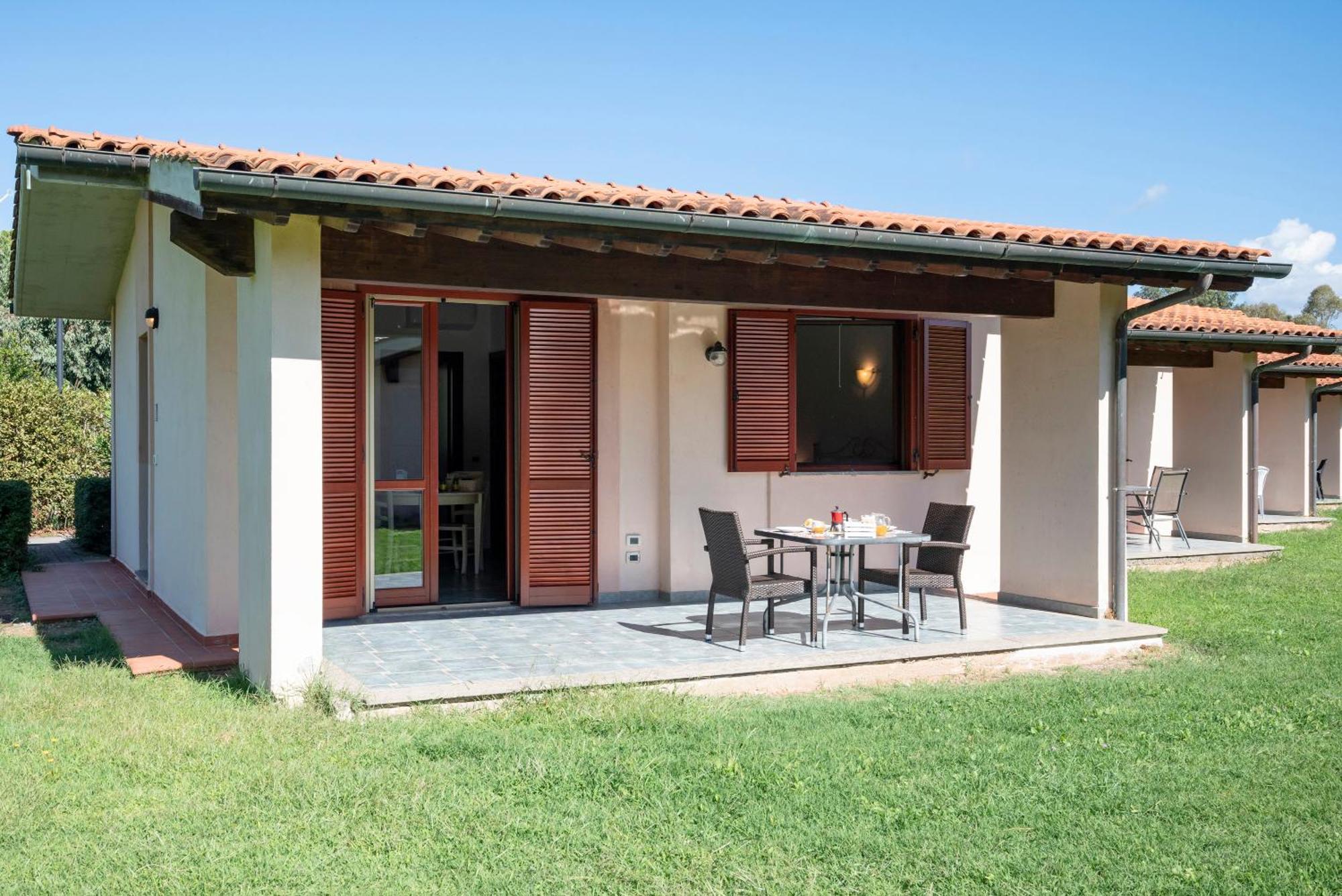Villaggio Il Girasole Фоллоника Экстерьер фото