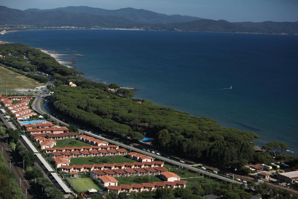 Villaggio Il Girasole Фоллоника Экстерьер фото
