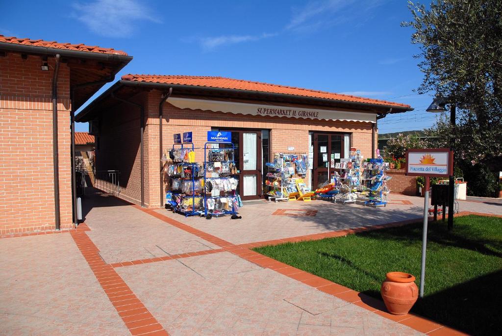 Villaggio Il Girasole Фоллоника Экстерьер фото