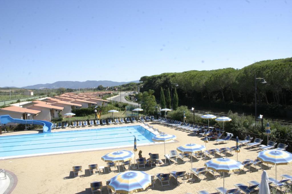 Villaggio Il Girasole Фоллоника Экстерьер фото